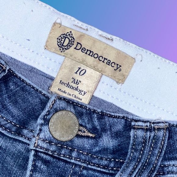 Democracy “Ab” solution Light Wash Crop Jeans Size 10 31x28 #2 - Picture 3 of 5